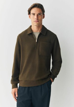 Svetrík - khaki green