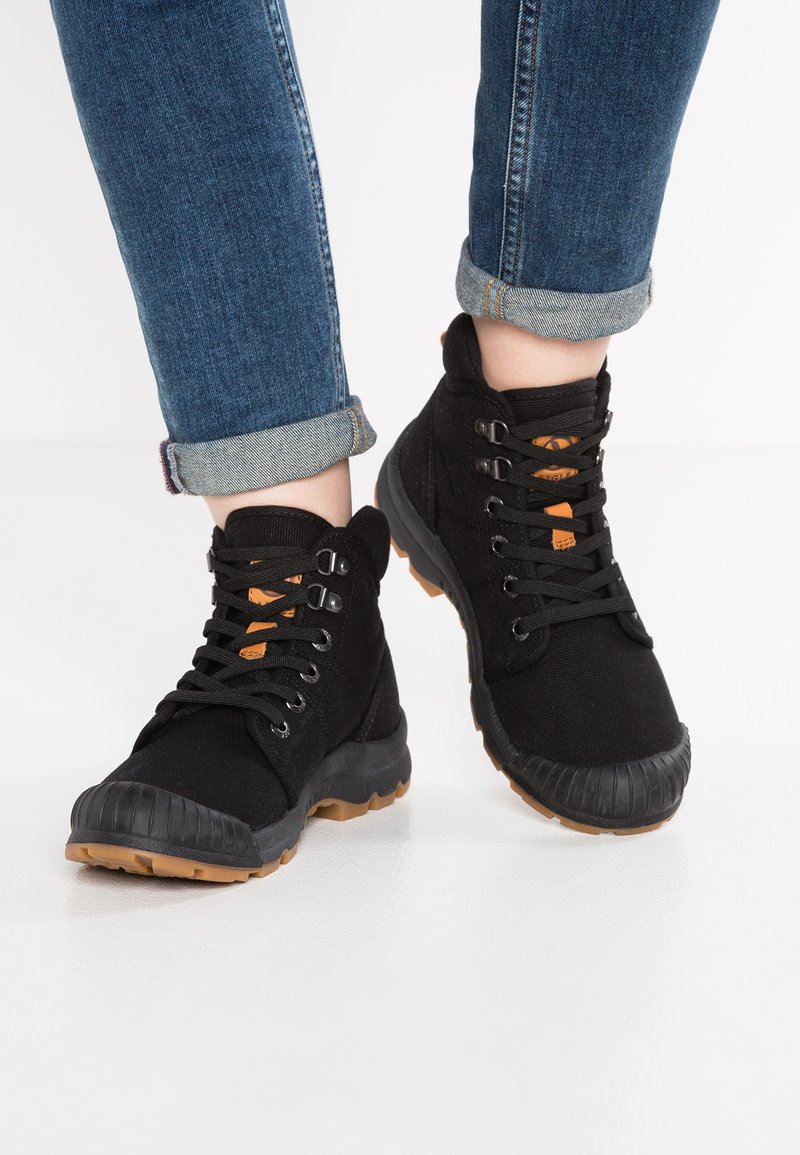 aigle tenere light w