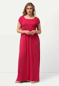 Ulla Popken GESMOKTE  CARRÉHALS - Pletené šaty - dark pink