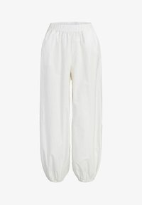 Neselectat, cloud dancer