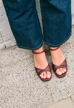 BALAGAN BIANCA - Sandalen met hoge hak - aubergine