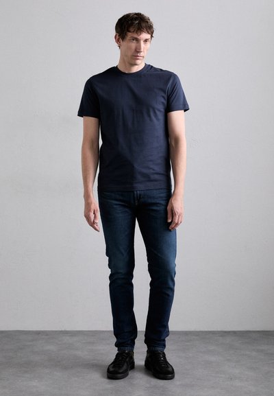 Tiger of Sweden DILLAN - Basic T-shirt - light ink