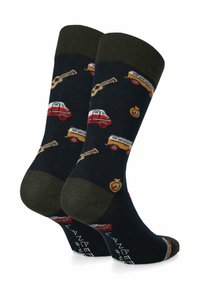 Granatowe skarpetki bawełniane z wzorem czerwonych i żółtych vintage'owych samochodów oraz gitar, z zielonymi ściągaczami i wzmocnioną piętą i palcami.