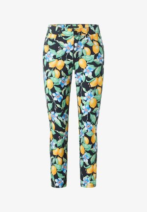 Pantaloni cu imprimeu floral, prezentând lămâi galbene și flori albastre pe un fundal negru. Confectionați dintr-un material ușor, cu un design ajustat.