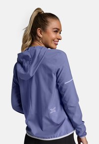 2XU AERO - Laufjacke - blue stone halogen reflective