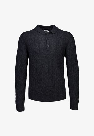 Dunkelgrauer Kabelstrickpullover mit Kragen, der drei Knöpfe am Ausschnitt und gerippte Bündchen sowie Saum aufweist.