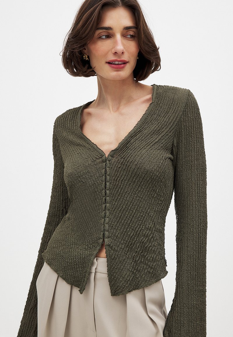 NA-KD HOOK AND EYE FRONT - Bluse - khaki