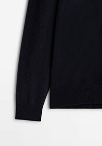 Pull bleu marine avec un motif en maille texturée. Doté d'un col rond et de poignets ainsi que d'un ourlet côtelés. Conception minimaliste sans coutures.