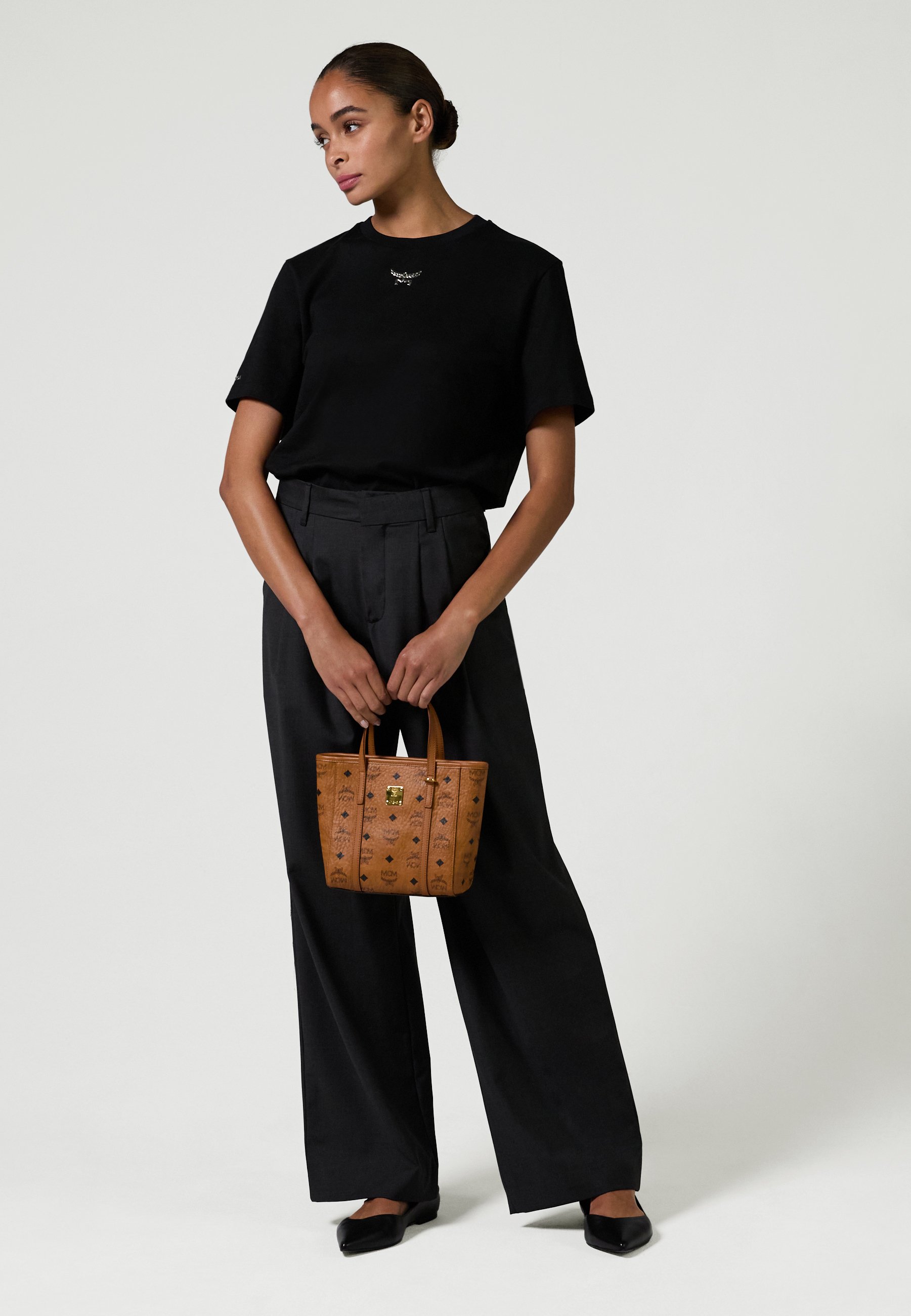 mcm ボディバッグ　cognac smallサイズ✨ MCM DIAMANT MIX SHOULDER - Cross body bag - cognac - Zalando