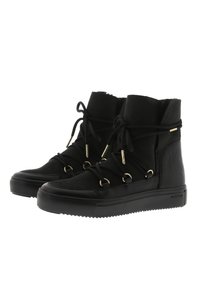 Zapatillas altas negras con parte superior de cuero texturizado y ante, que cuentan con ojales metálicos dorados, cordones y una suela de caucho negro duradera.