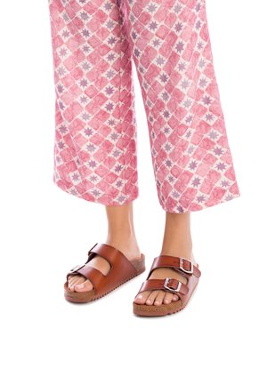 XTI Ciabattine - camel