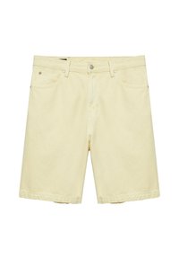 Shorts décontractés jaune clair avec bouton et fermeture éclair à l'avant, passants pour ceinture, et poches latérales et avant, présentés sur fond blanc.