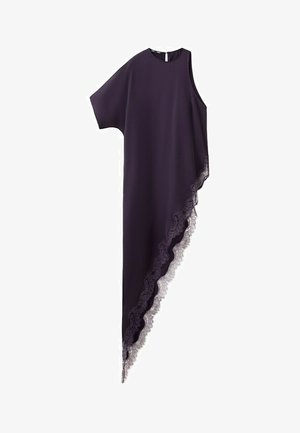 Abito asimmetrico color porpora scuro con una manica corta su un lato e senza manica sull'altro, rifinito in pizzo lungo l'orlo inclinato e più lungo.