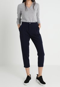 United Colors of Benetton Stickad tröja - light grey