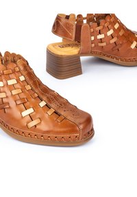 Pikolinos ROMANA - Sandales - BRANDY