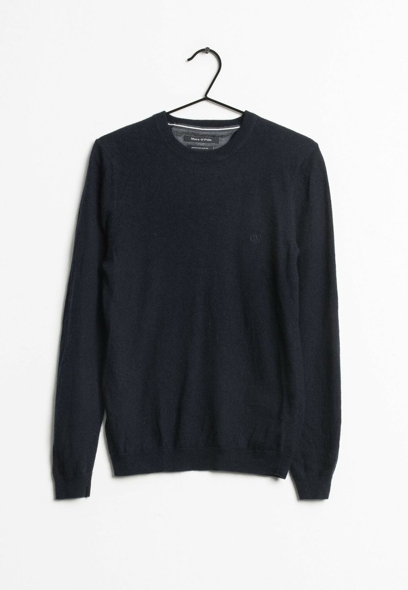 Marineblauer Pullover aus weichem Material, mit rundem Hals und langen Ärmeln. Dezentes Logo-Detail auf der Brust. Hängt an einem schwarzen Haken.