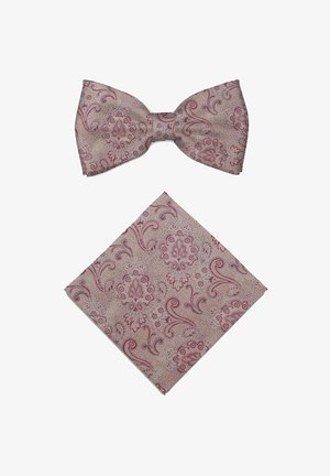 Roze en beige zijden vlinderdas met paisley patroon en bijpassend pochet op een witte achtergrond.