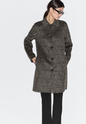 Massimo Dutti MEDIUM BUTTONED ANIMAL PRINT - Klasický kabát - grey
