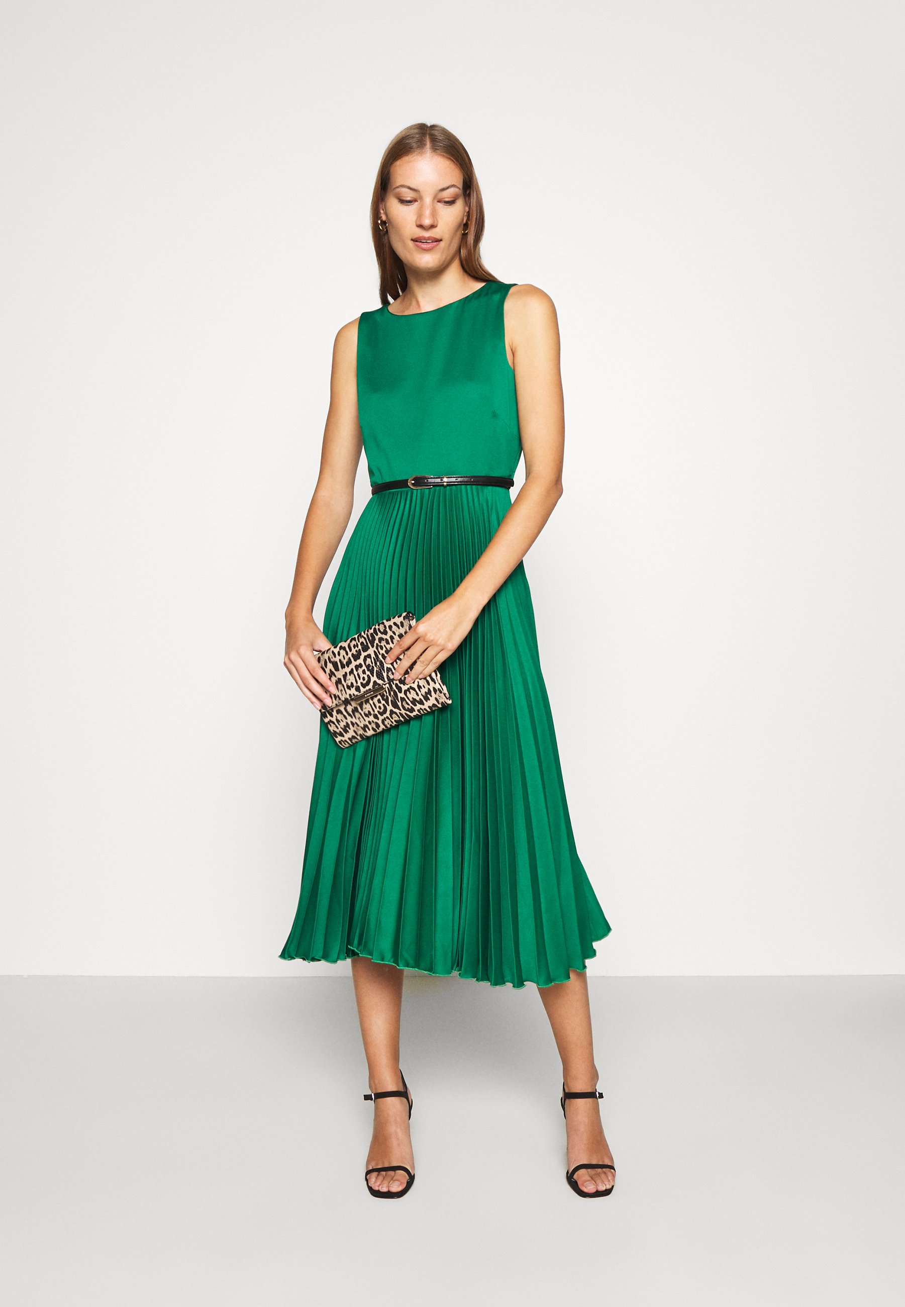 closet green dress