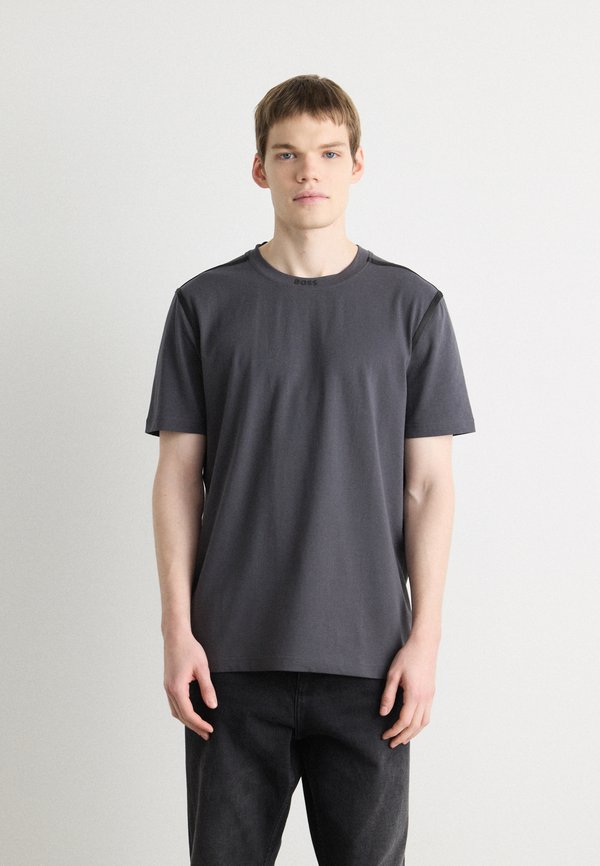 TEE TAPE - Basic T-shirt