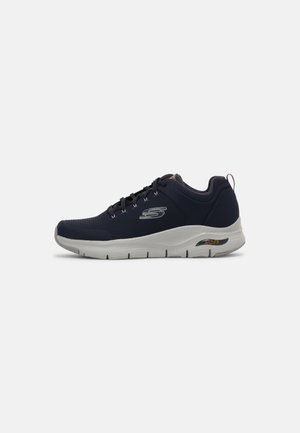 Skechers Sport ARCH FIT TITAN - Baskets basses - navy