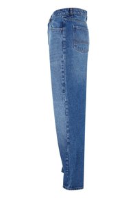 Jeans i ljusblått denim, med rak passform, fem fickor och kontrasterande sömmar längs fickorna.