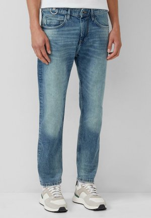 Lichtblauwe denim jeans met een relaxte pasvorm, voorzien van voorzakken, vervaging langs de dijen en een rechte pijp met een opgerolde zoom.