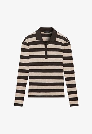 Polo a maniche lunghe a righe beige e marrone scuro, con colletto con bottoni e tessuto morbido dalla consistenza liscia.