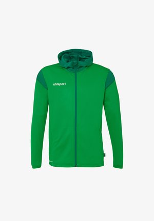 Groene ritscapuchontrui van zachte stof. Kenmerkt zich door contrasterende schouderpanelen en een logo op de borst.