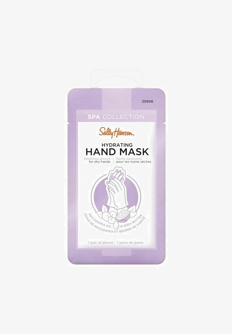 Sally Hansen Hydrating Hand Mask emballage har en lavendelbaggrund, hvid og lilla tekst samt en illustration af hænder omgivet af macadamianødder.