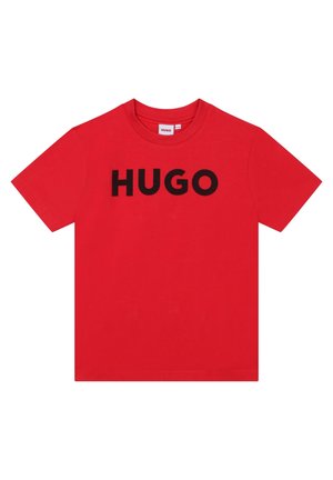 Rood T-shirt met korte mouwen, bedrukt met zwarte "HUGO" tekst op de borst, voorzien van een ronde hals en een normale pasvorm.
