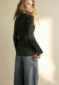 Next LONG SLEEVE REGULAR FIT - Chemisier - khaki camo