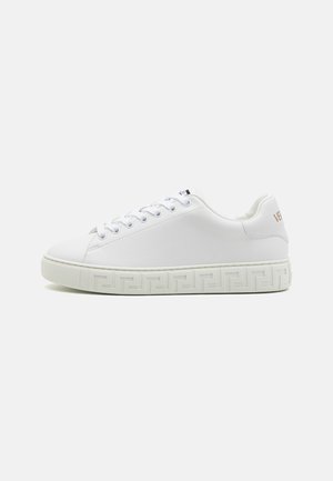 Versace RESPONSIBLE - Matalavartiset tennarit - white