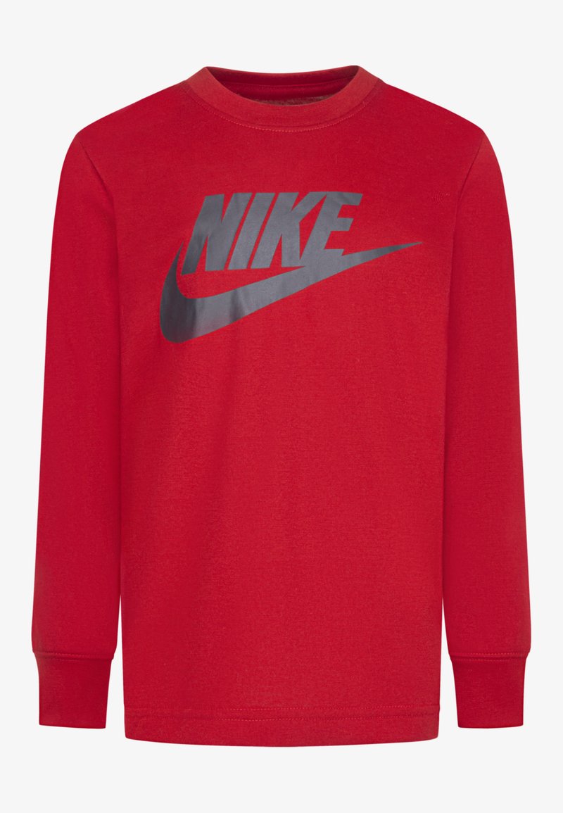 Camisa roja de manga larga hecha de algodón con cuello redondo, que presenta un gran logotipo negro de Nike en el pecho y puños acanalados.