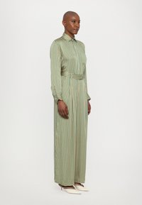 MILLE CARA PANT - Bukse - almond/green