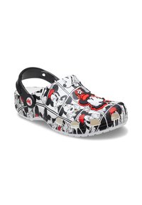 Hvide og sorte klipklapper med røde detaljer, der viser Minnie Mouse tegneserie design og en justerbar sort hælrem.