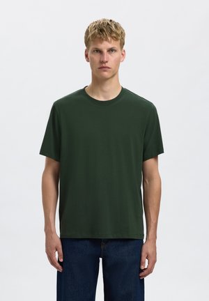 Selected, SLMASPEN ONECK TEE - Lihtne T-särk - deep forest