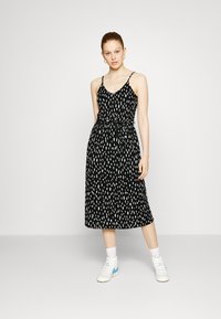 Vero Moda VMLGELINA SINGLET MIDI DRESS - Vestido de dia - black