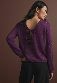 Next TALL FIT - SEQUIN EMBELLISHED SPARKLE BACK - Svetr - red burgundy berry