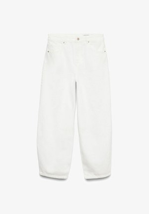 Pantalon blanc taille haute droit avec passants de ceinture, bouton à l'avant, fermeture éclair, et poches avant et arrière sur fond blanc.