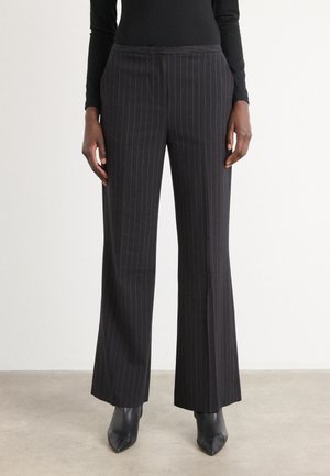 PINSTRIPES  - Pantalon classique - black/whiskey