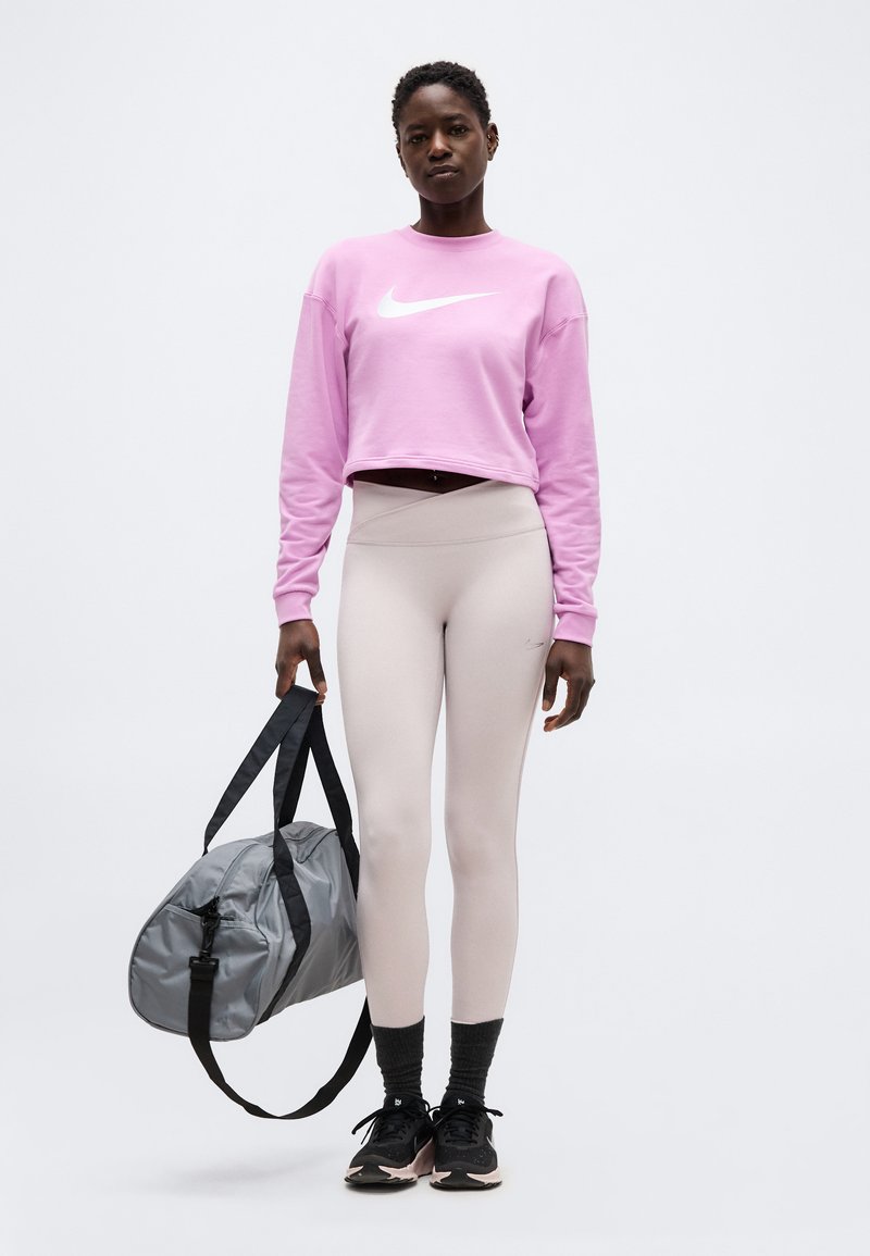 Nike Performance CREW - Mikina - magenta/metallic silver-coloured/white