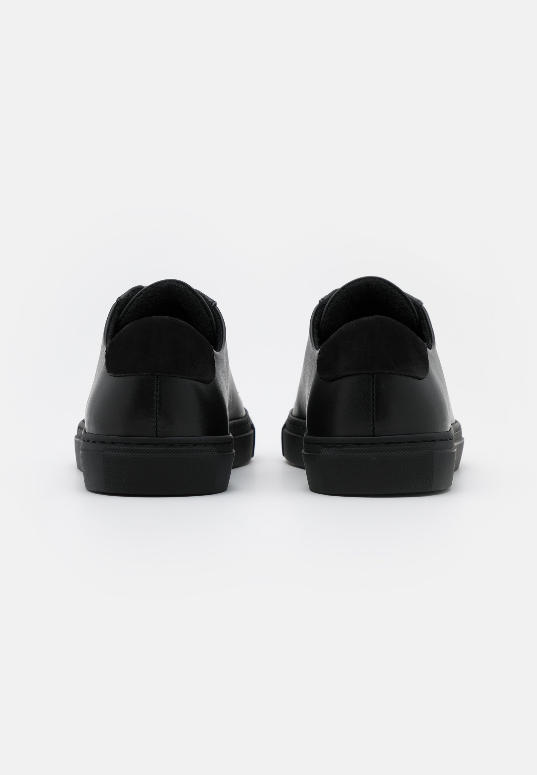 Filippa K MORGAN BIODEGRADABLE ECO Joggesko black Filippa K MORGAN BIODEGRADABLE ECO Joggesko black