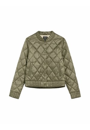 Pikowana kurtka bomberka w oliwkowej zieleni, z zapięciem na zatrzaski, ściągaczem u dołu i bocznymi kieszeniami. Gładki, błyszczący materiał z wzorem w romby.