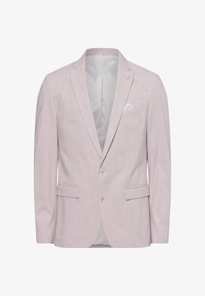 Hellrosa Blazer mit strukturierter Oberfläche, einreihiges Design, zwei frontale Taschen und einem weißen Taschentuchakzent. Die Knöpfe sind hell gefärbt.