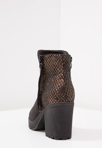 H.I.S Botines bajos - black