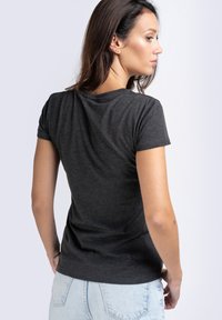 Lonsdale Apdrukāts T-krekls - marl black