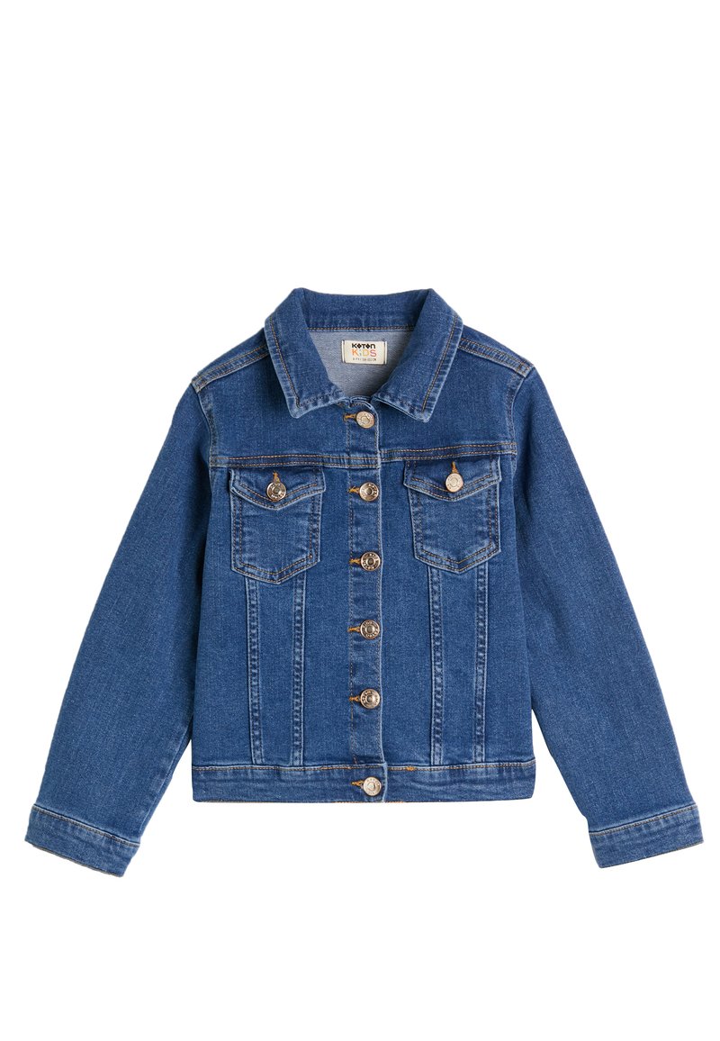 Chaquetón de denim en azul oscuro, con un cierre frontal de botones, dos bolsillos en el pecho y un collar clásico. Detalles de costura a lo largo de las costuras y los puños.