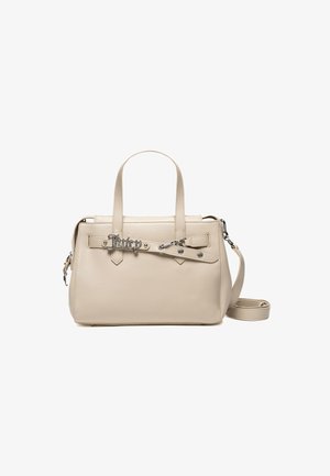 Beige leren handtas met dubbele bovenhandvatten, verstelbare schouderriem, logo-detail aan de voorkant en zilveren hardware-accenten.