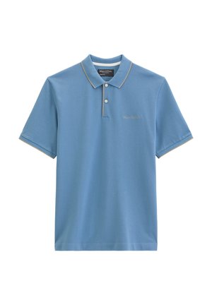 Blauw poloshirt met korte mouwen en beige afwerking op de kraag en mouwen, twee witte knopen en een klein "Marc O'Polo"-logo op de borst.